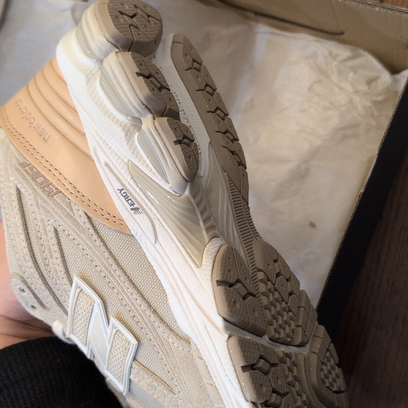 Men New balance size 8 Like New - Picture 4 of 8